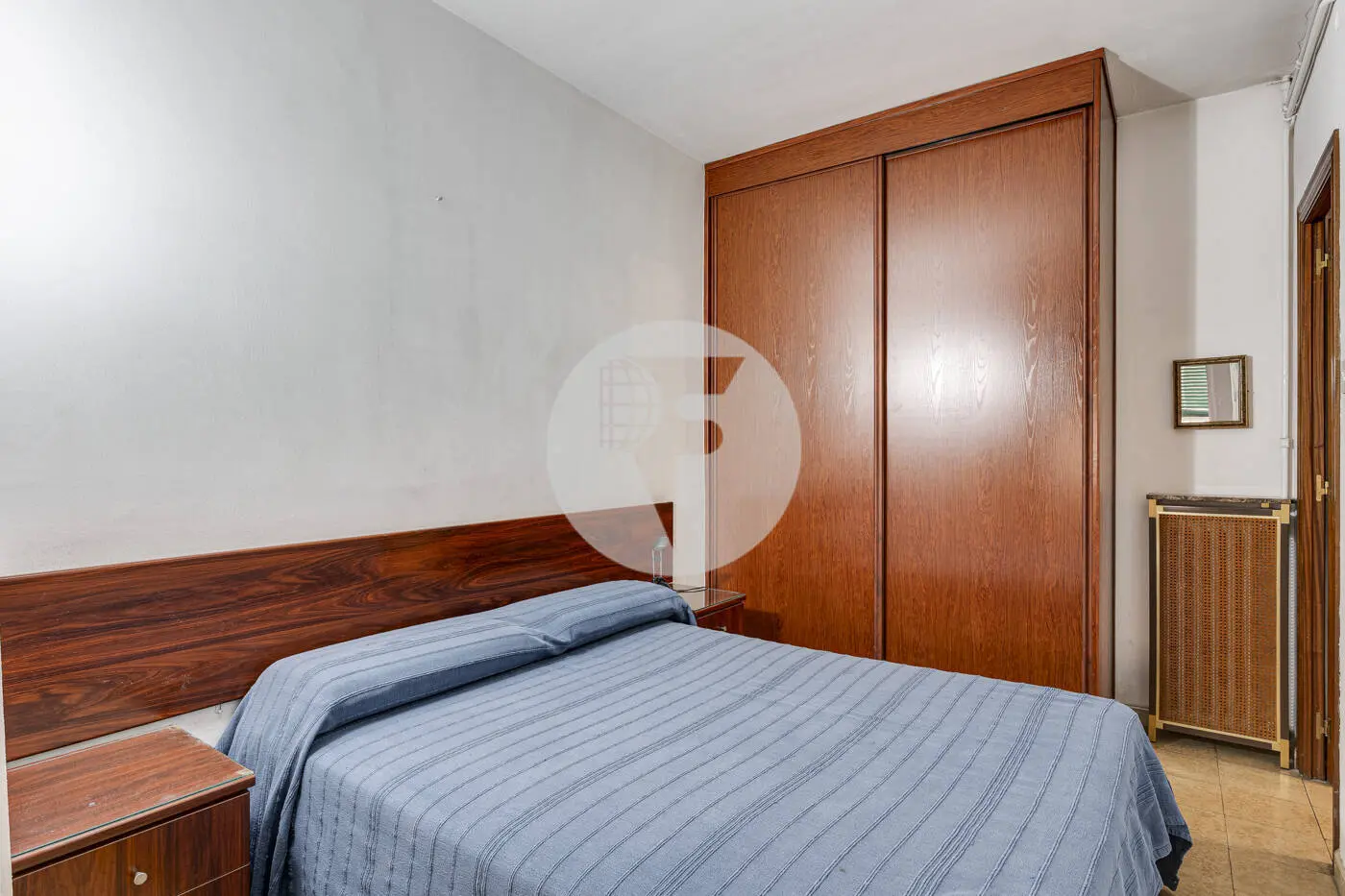 3-bedroom apartment located in the Nova Esquerra de l'Eixample neighborhood of Barcelona. 19