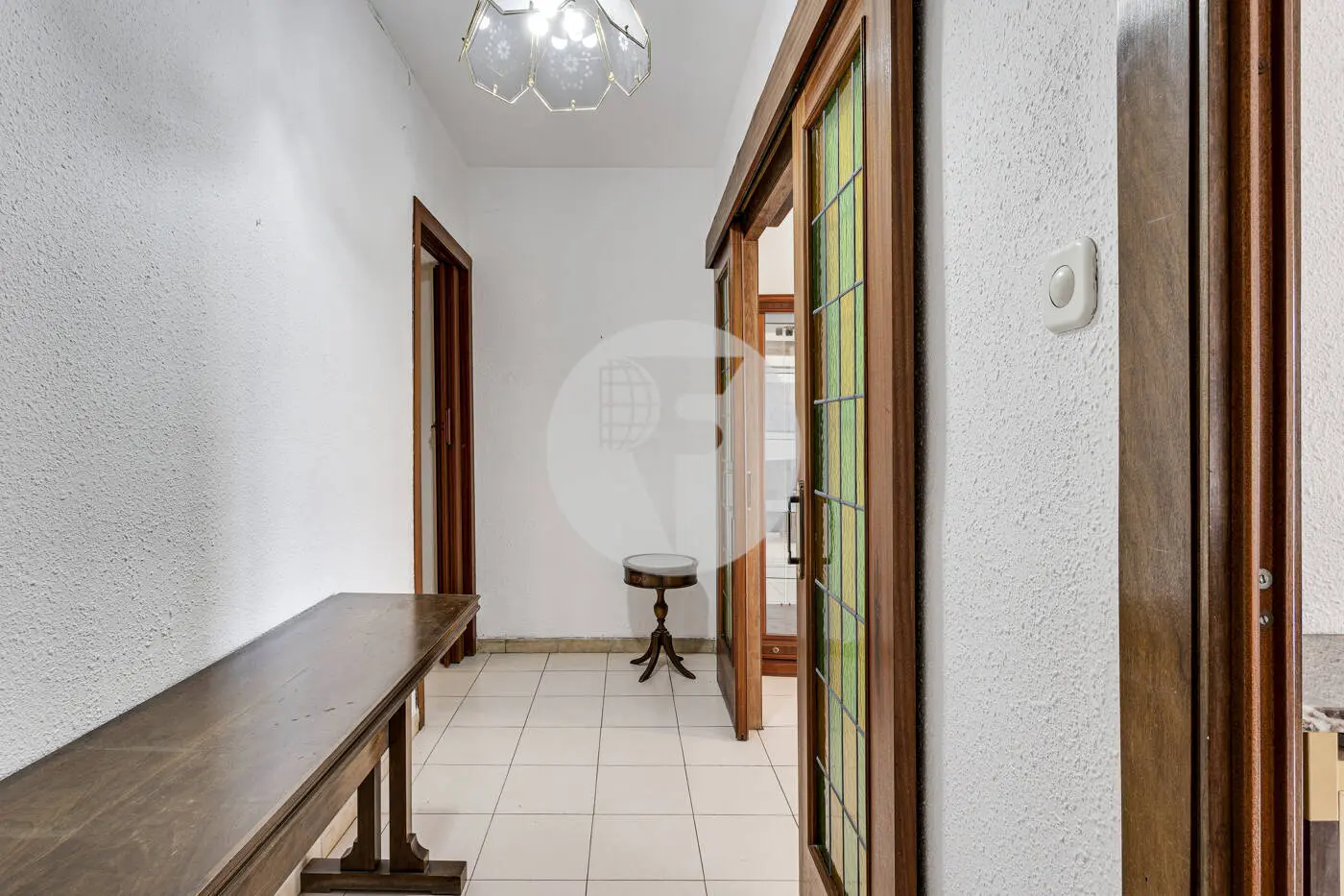 3-bedroom apartment located in the Nova Esquerra de l'Eixample neighborhood of Barcelona. 25