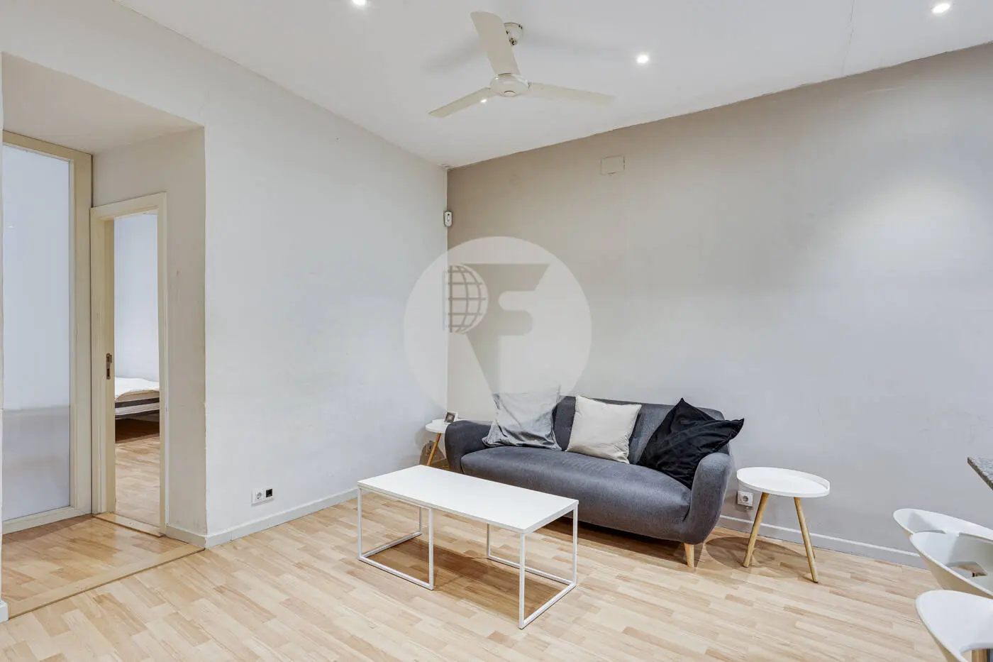 Magnificent apartment for sale next to Pl Universitat of 114m2 according to the land registry, located on Tallers Street in the Ciutat Vella neighborhood of Barcelona 5
