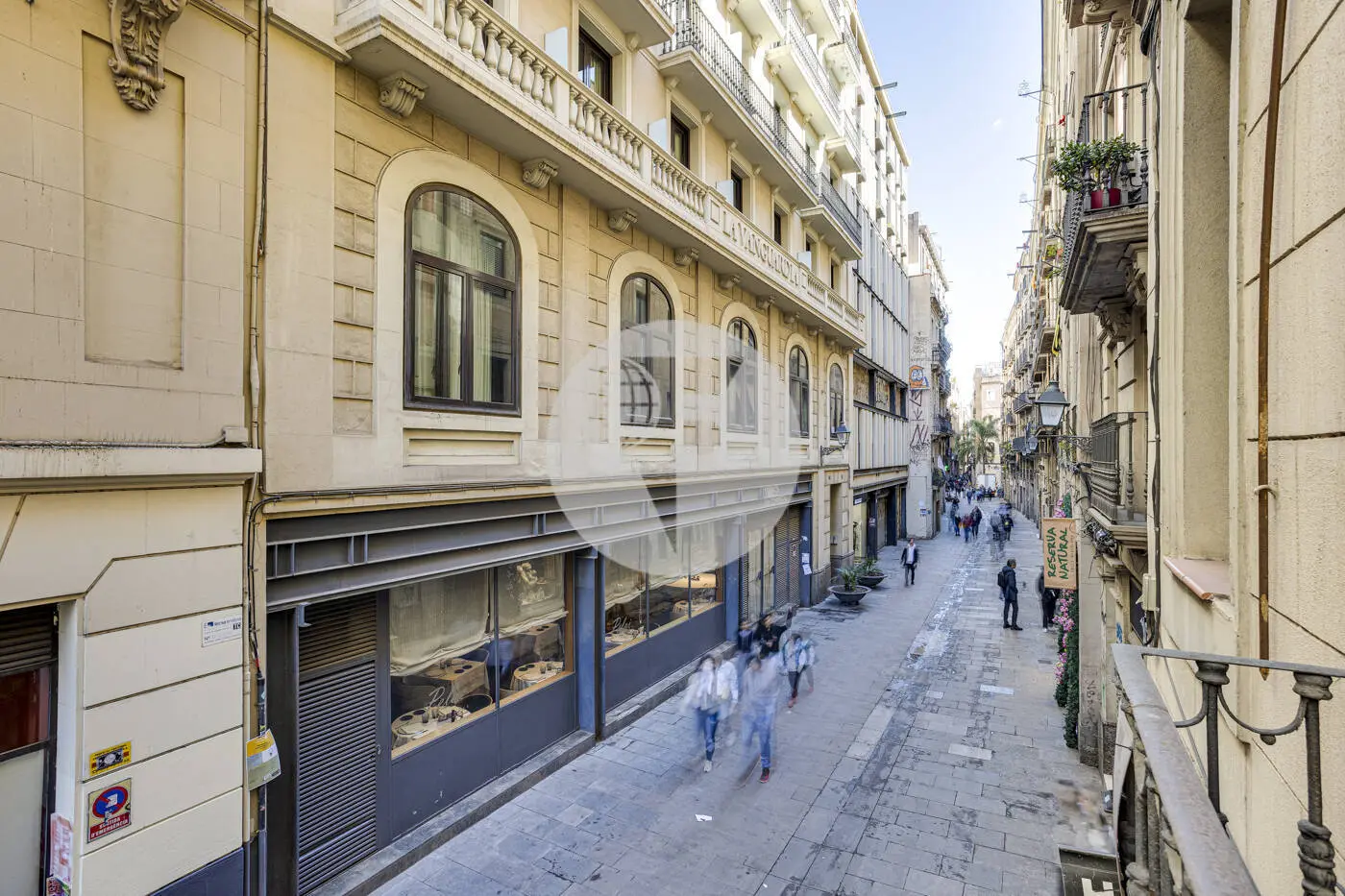 Magnificent apartment for sale next to Pl Universitat of 114m2 according to the land registry, located on Tallers Street in the Ciutat Vella neighborhood of Barcelona 31