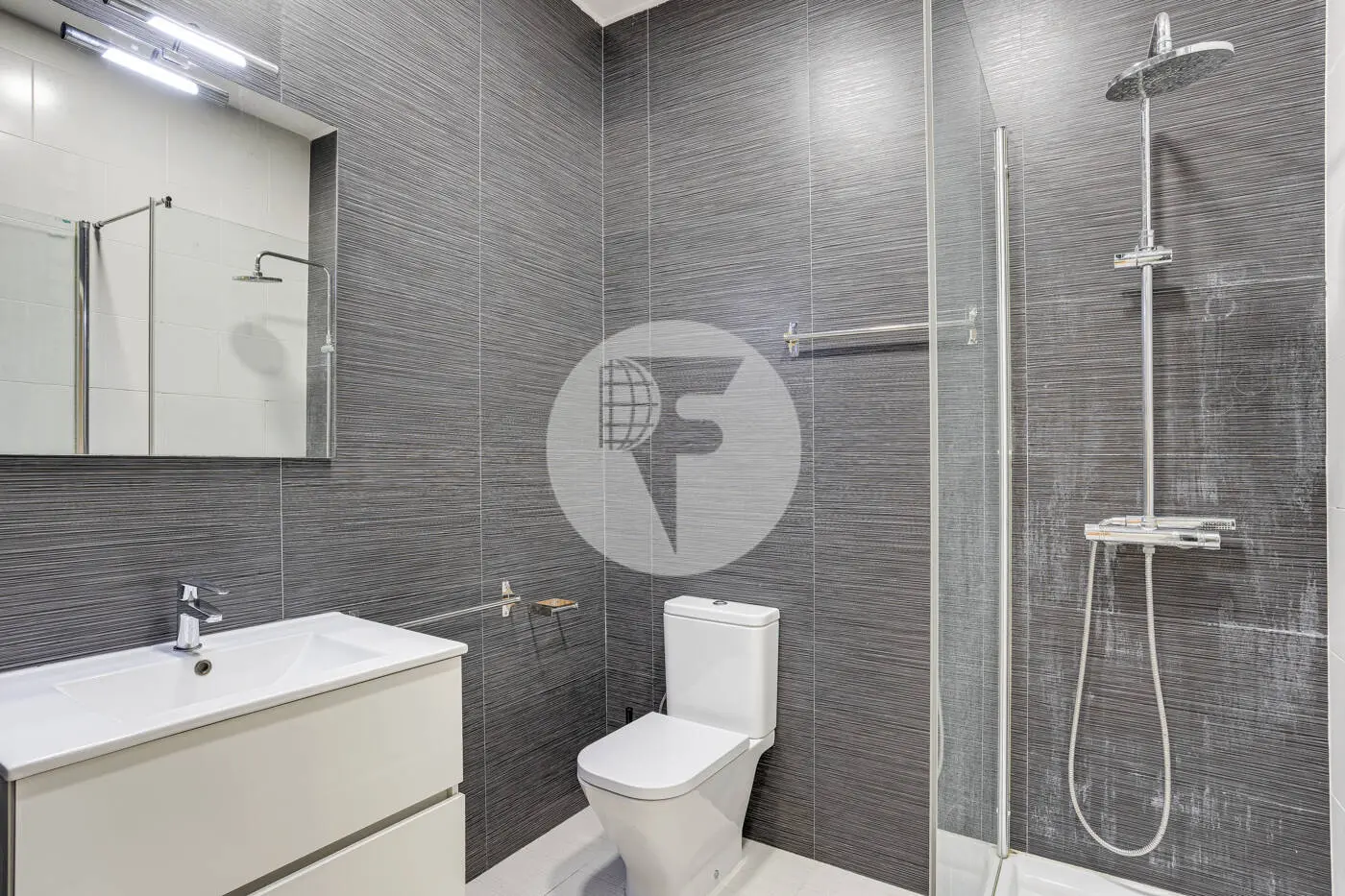 Magnificent apartment for sale next to Pl Universitat of 114m2 according to the land registry, located on Tallers Street in the Ciutat Vella neighborhood of Barcelona 30