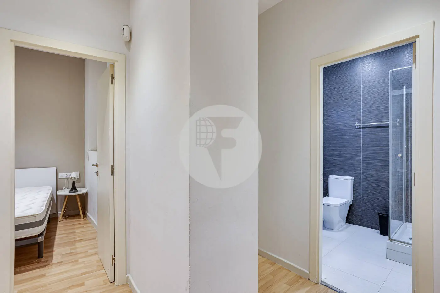 Magnificent apartment for sale next to Pl Universitat of 114m2 according to the land registry, located on Tallers Street in the Ciutat Vella neighborhood of Barcelona 12