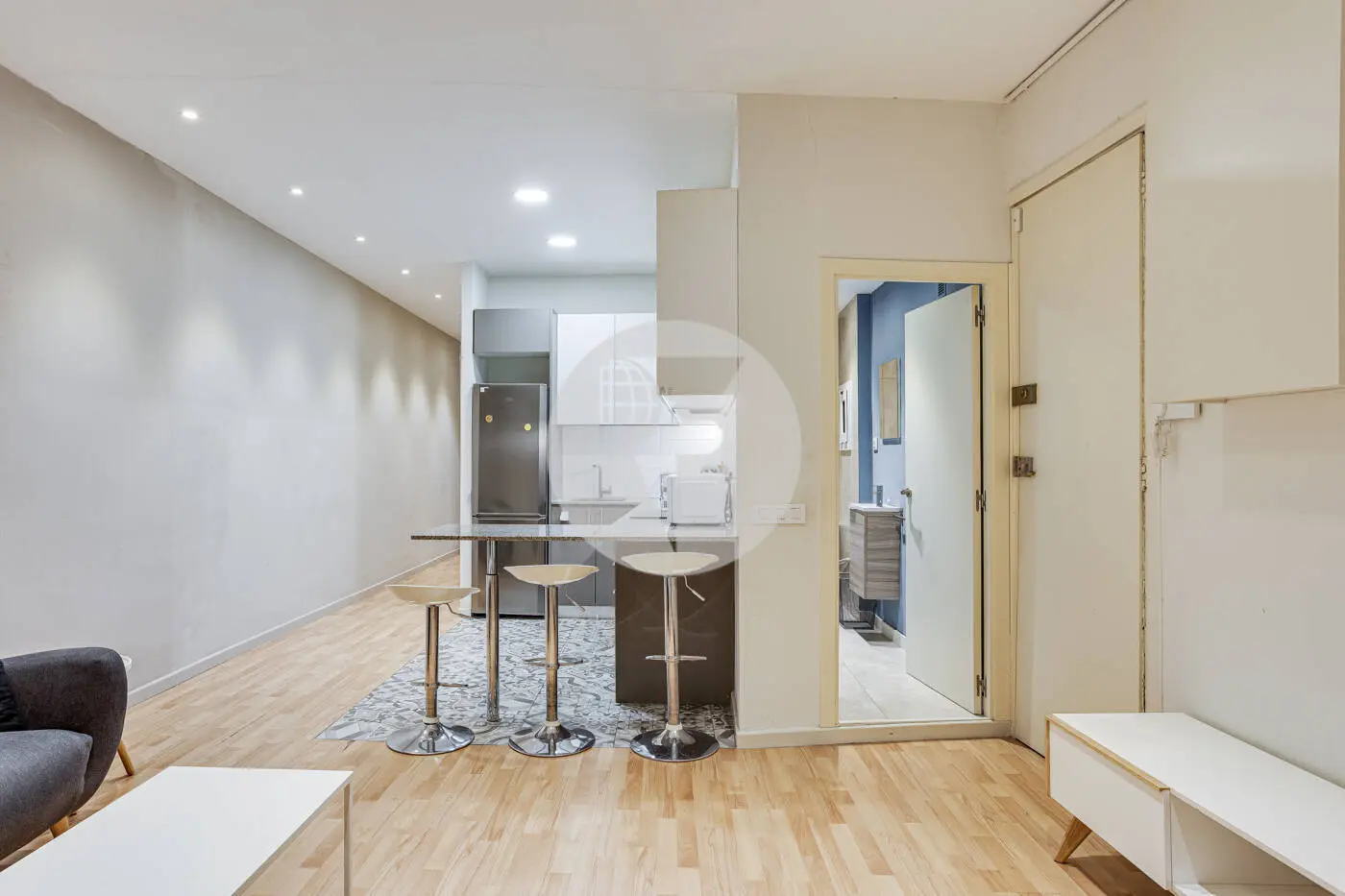 Magnificent apartment for sale next to Pl Universitat of 114m2 according to the land registry, located on Tallers Street in the Ciutat Vella neighborhood of Barcelona 7