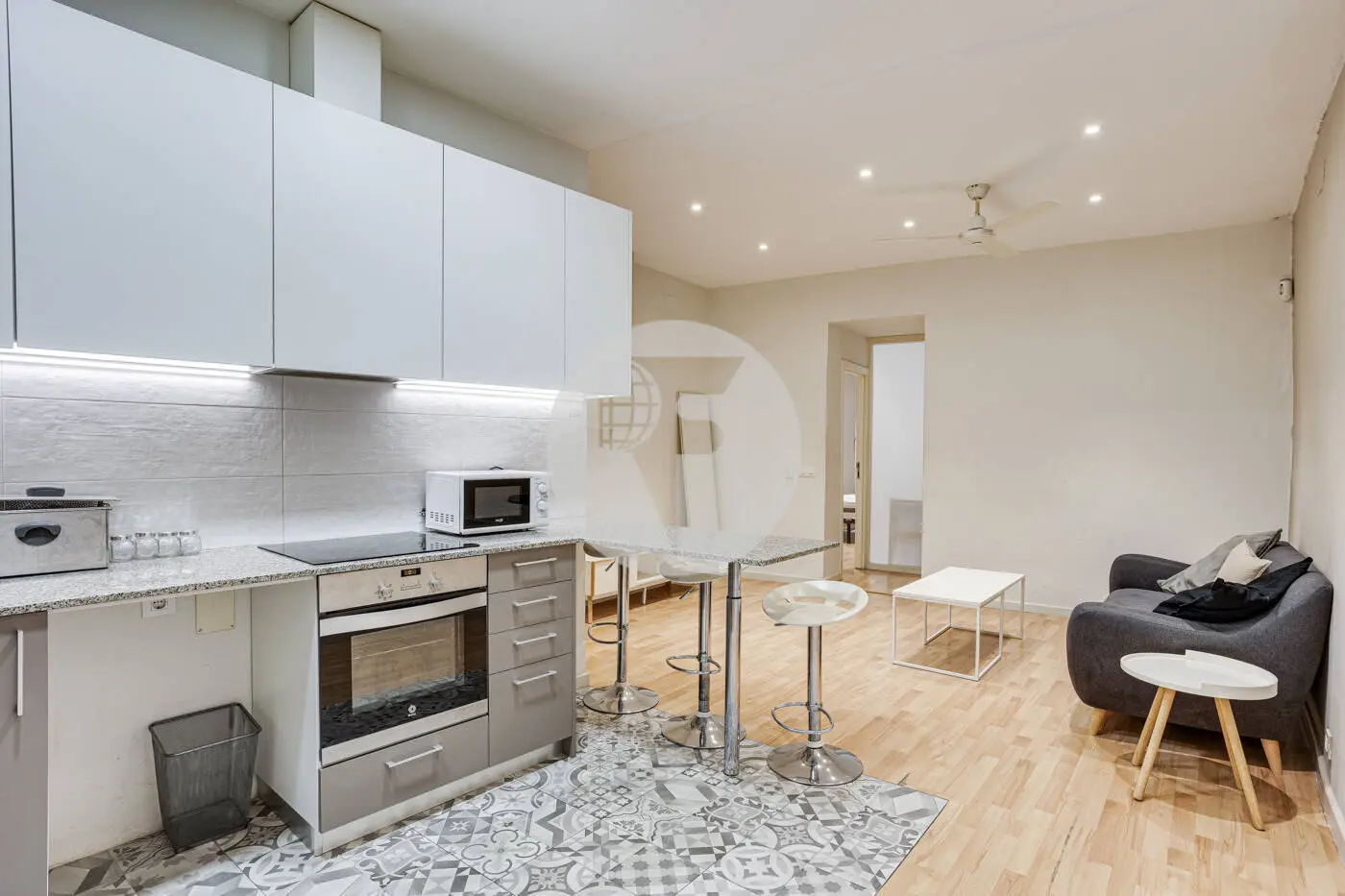 Magnificent apartment for sale next to Pl Universitat of 114m2 according to the land registry, located on Tallers Street in the Ciutat Vella neighborhood of Barcelona