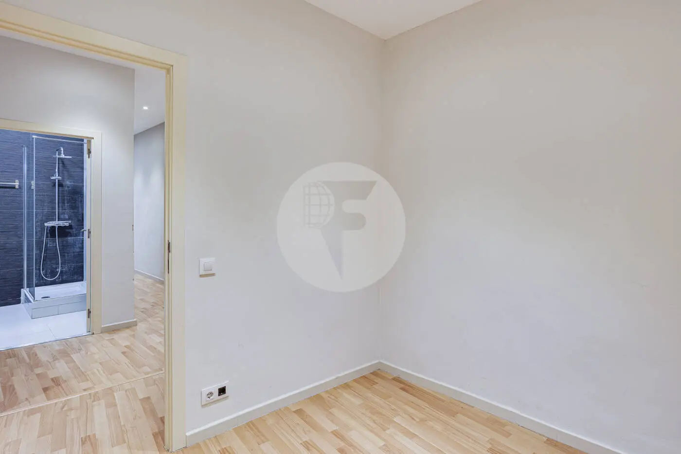Magnificent apartment for sale next to Pl Universitat of 114m2 according to the land registry, located on Tallers Street in the Ciutat Vella neighborhood of Barcelona 15