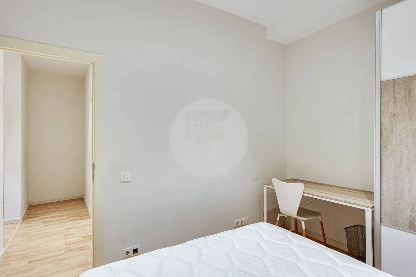 Magnificent apartment for sale next to Pl Universitat of 114m2 according to the land registry, located on Tallers Street in the Ciutat Vella neighborhood of Barcelona 17