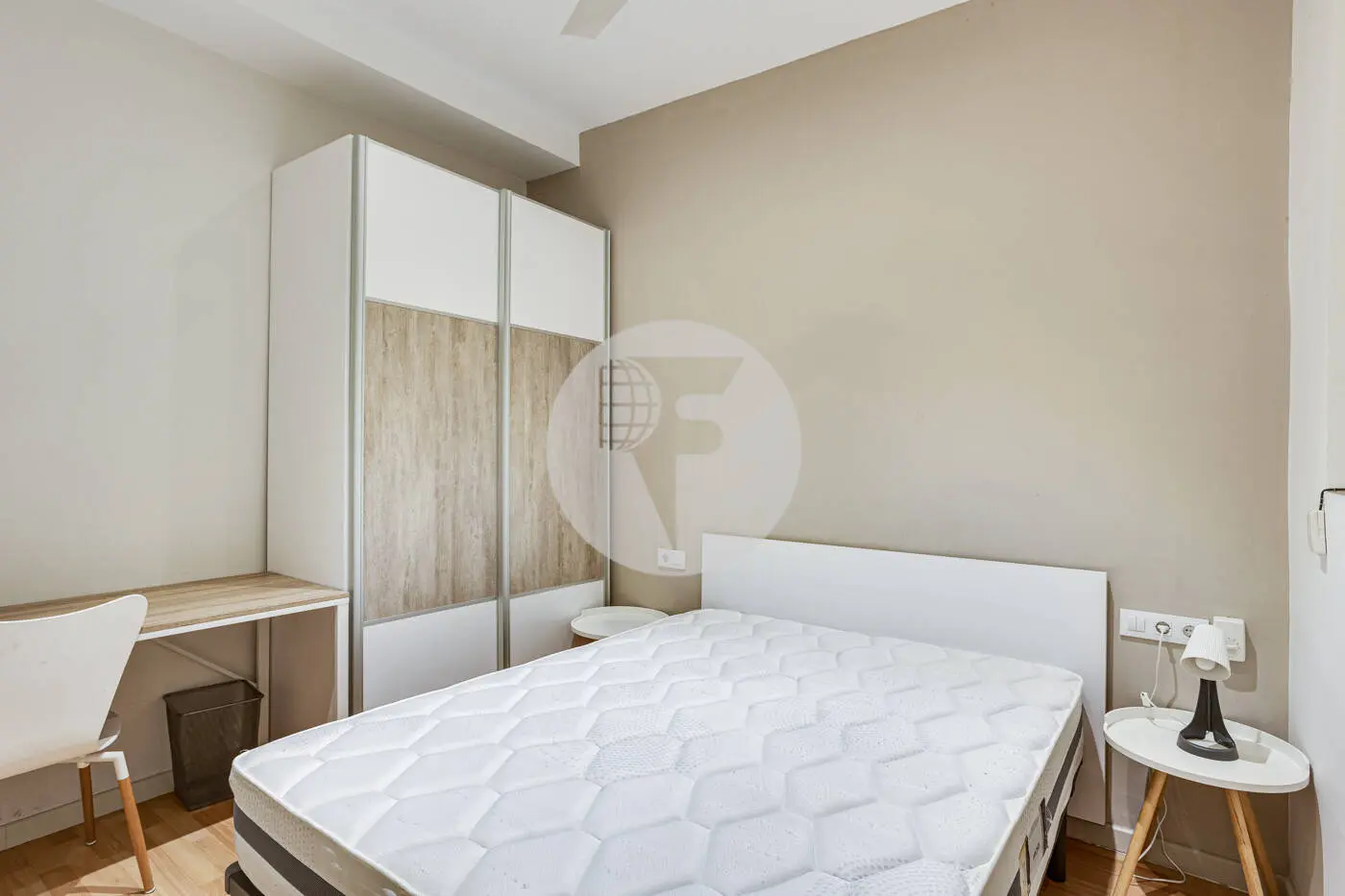 Magnificent apartment for sale next to Pl Universitat of 114m2 according to the land registry, located on Tallers Street in the Ciutat Vella neighborhood of Barcelona 9