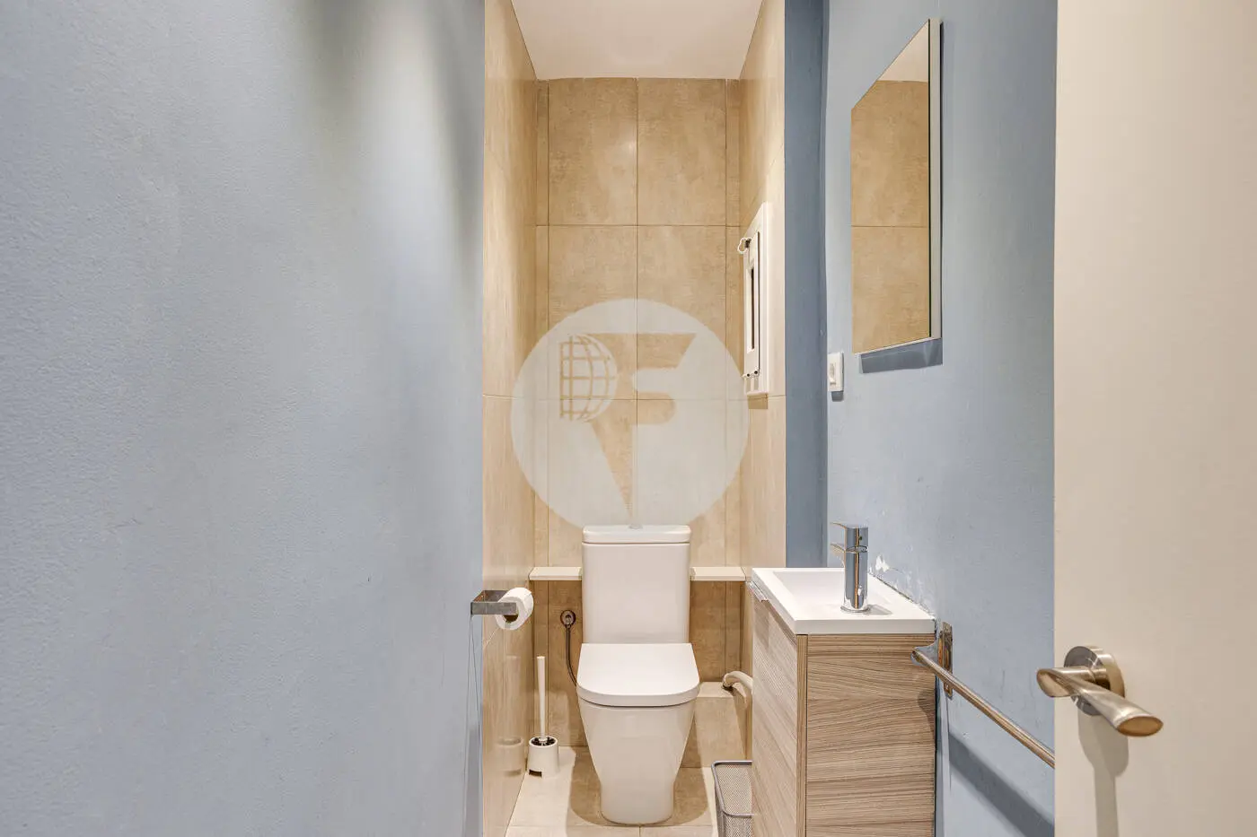 Magnificent apartment for sale next to Pl Universitat of 114m2 according to the land registry, located on Tallers Street in the Ciutat Vella neighborhood of Barcelona 27