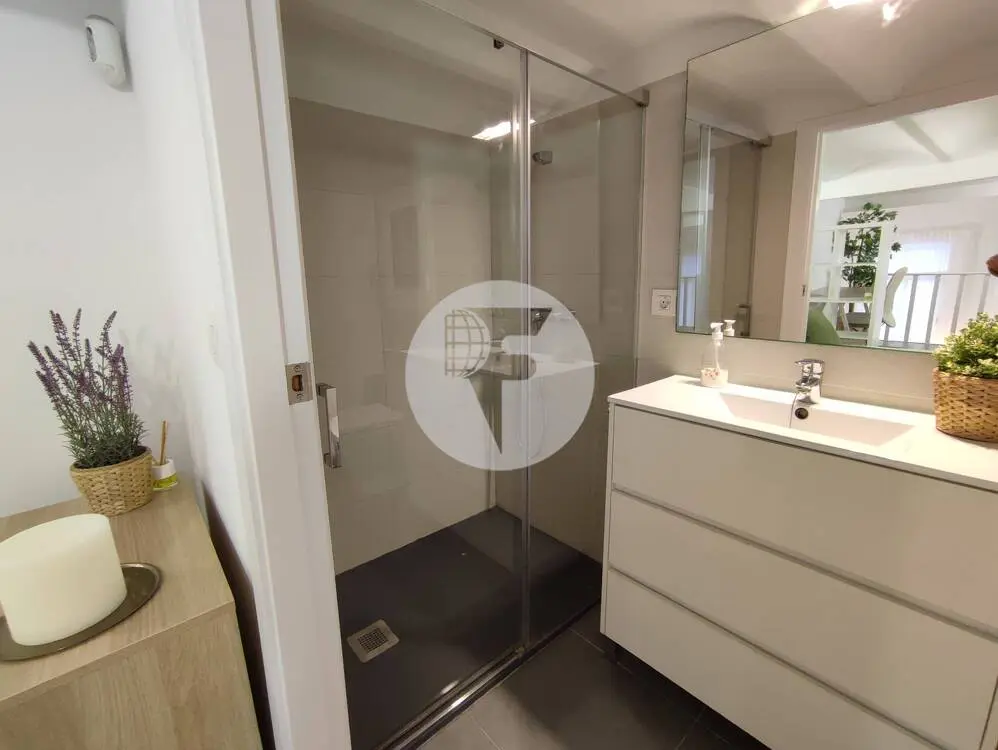 Spectacular apartment in the heart of Poble Sec, Barcelona. 9
