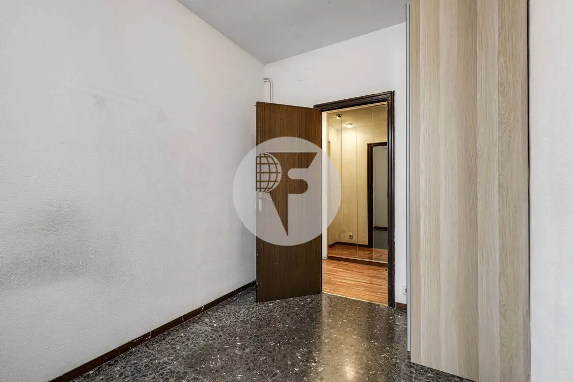 Splendid apartment for sale in the heart of the Sant Antoni neighborhood 30