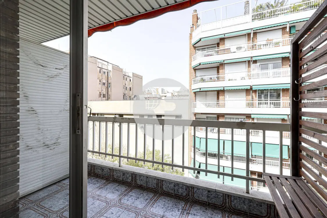 Espléndido piso en venta en el corazón del barrio de Sant Antoni de Barcelona 8