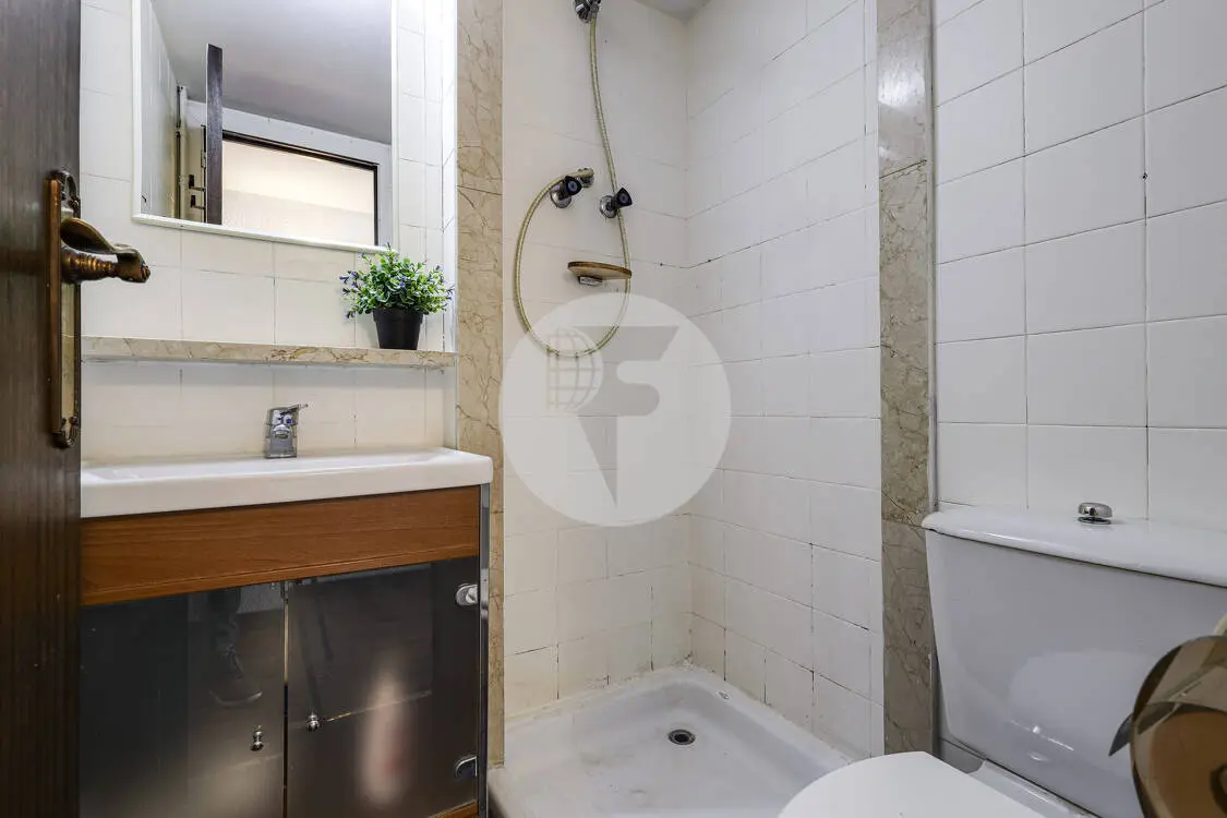 Splendid apartment for sale in the heart of the Sant Antoni neighborhood 32