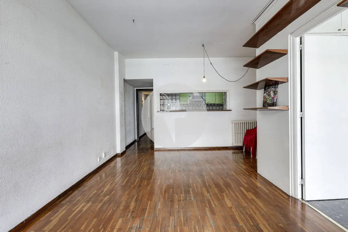 Espléndido piso en venta en el corazón del barrio de Sant Antoni de Barcelona 3