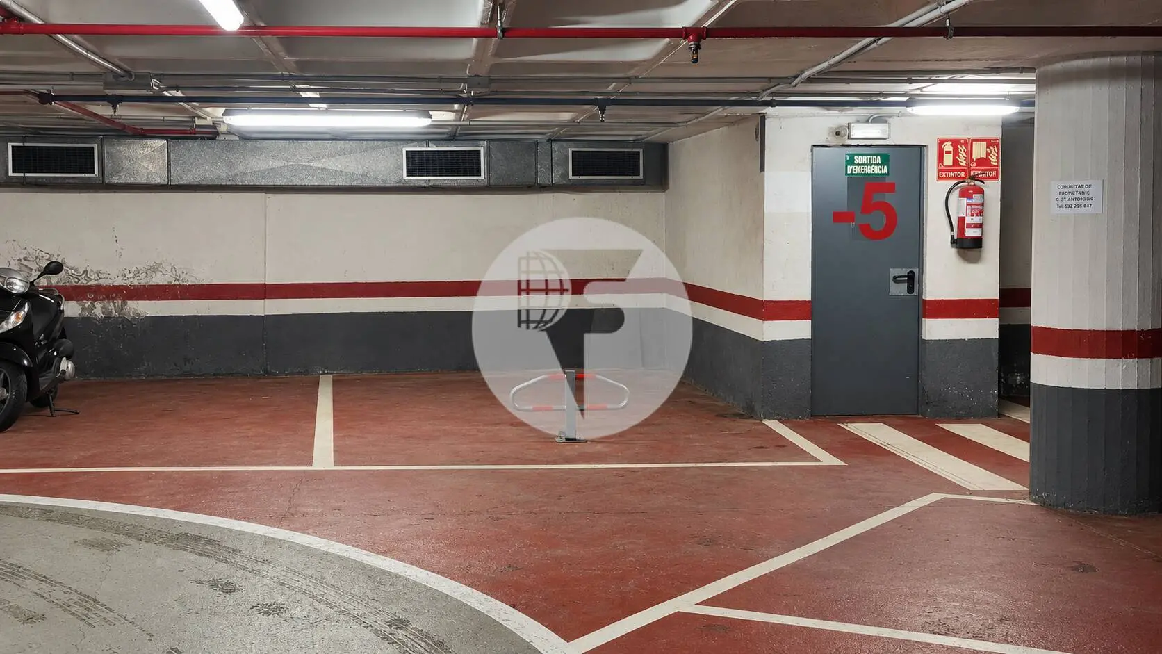 Plaza de parking en venta en Plaça Urquinaona, en el centro de Barcelona - imagen 5