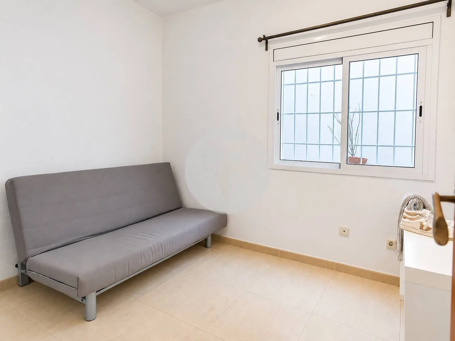 Piso a reformar con espacio exterior en una ubicación privilegiada de Poble Sec - imagen 10