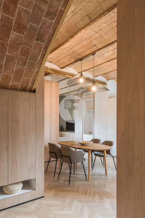 Piso con encanto en finca catalogada en la Diagonal, reformado, amueblado y listo para entrar a vivir - imagen 16