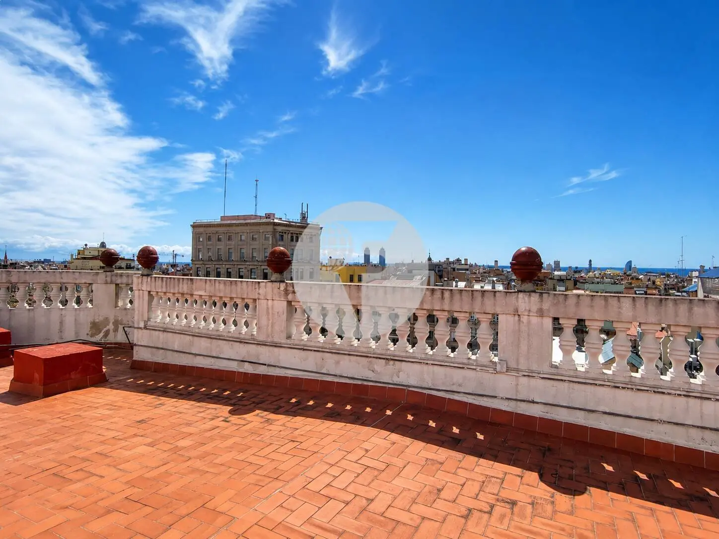 Piso con encanto en finca catalogada en la Diagonal, reformado, amueblado y listo para entrar a vivir - imagen 4