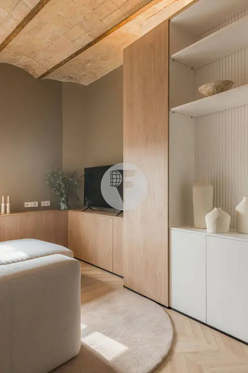 Piso con encanto en finca catalogada en la Diagonal, reformado, amueblado y listo para entrar a vivir - imagen 11