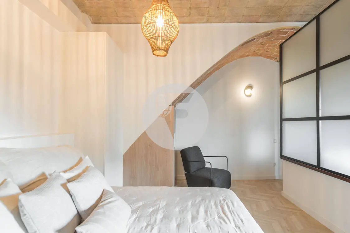 Piso con encanto en finca catalogada en la Diagonal, reformado, amueblado y listo para entrar a vivir - imagen 13