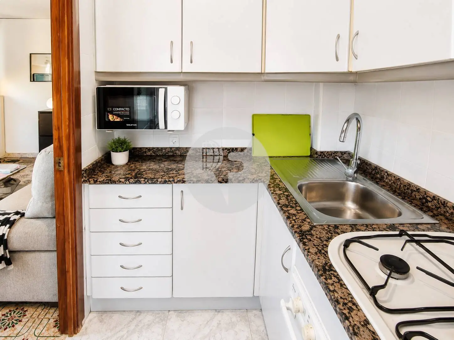 Piso luminoso y práctico en Via Favència: 2 habitaciones, exterior - imagen 8