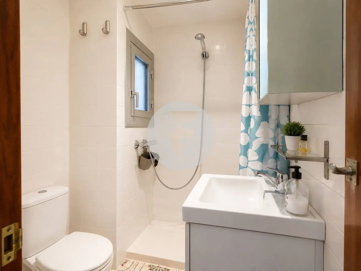 Piso luminoso y práctico en Via Favència: 2 habitaciones, exterior - imagen 17