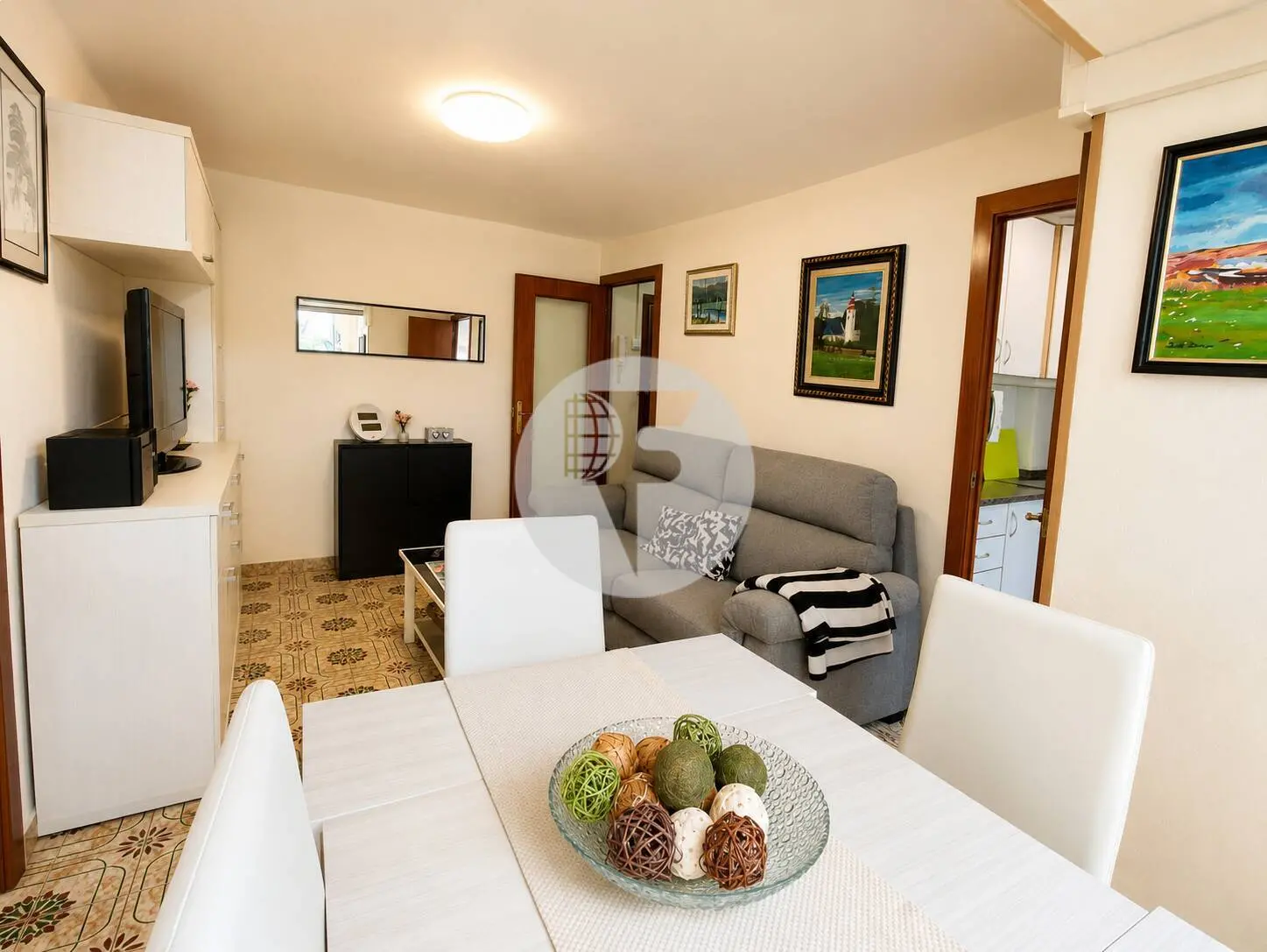 Piso luminoso y práctico en Via Favència: 2 habitaciones, exterior - imagen 4