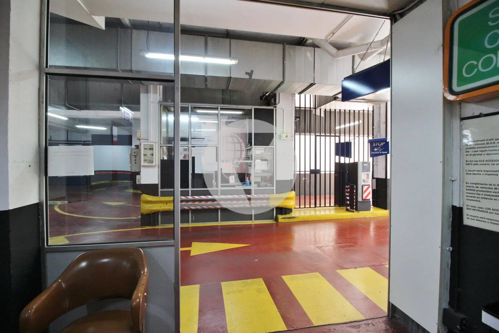 Plaza de aparcamiento en venta en la calle Bruniquer, en el barrio de Gràcia - imagen 11