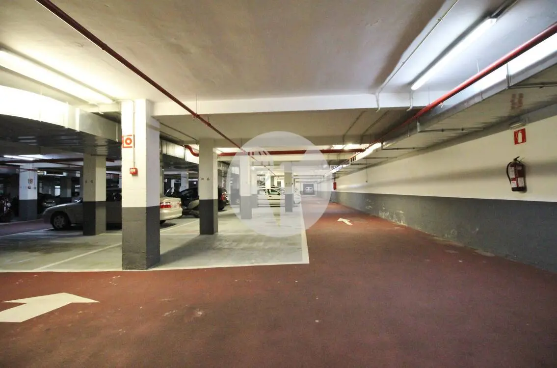 Plaza de aparcamiento en venta en la calle Bruniquer, en el barrio de Gràcia - imagen 7