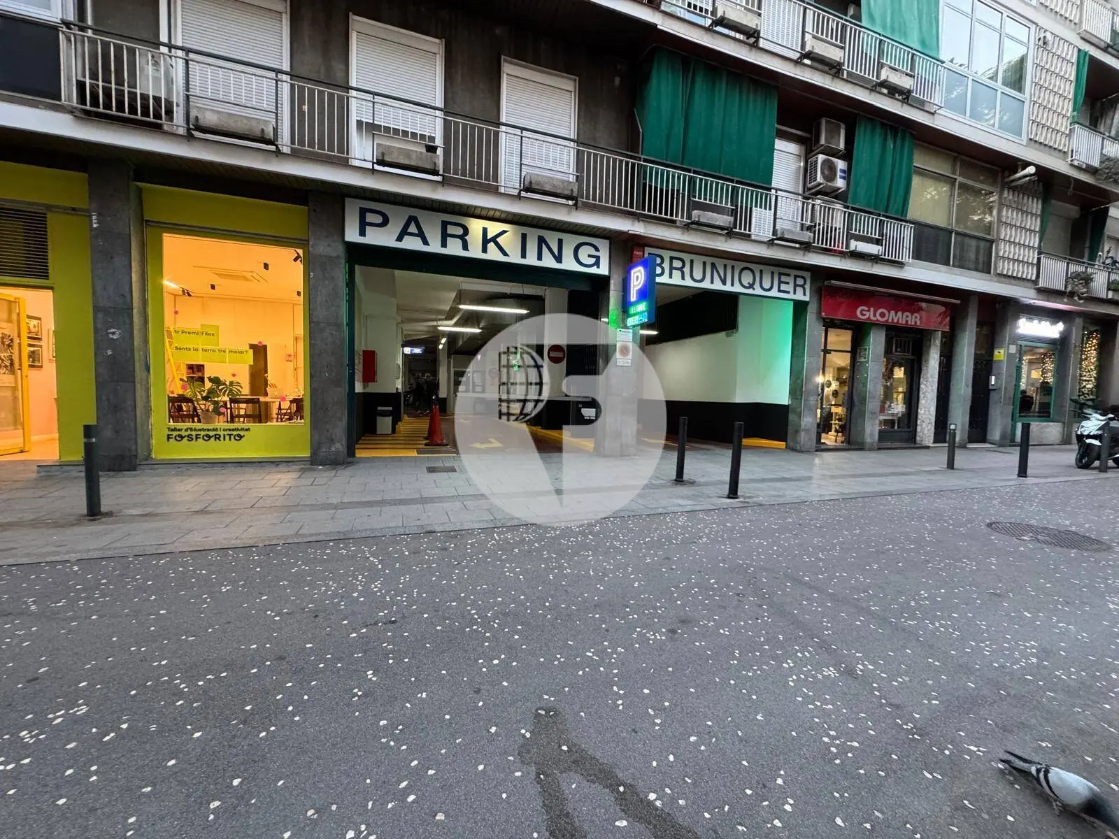 Plaza de aparcamiento en venta en la calle Bruniquer, en el barrio de Gràcia - imagen 17