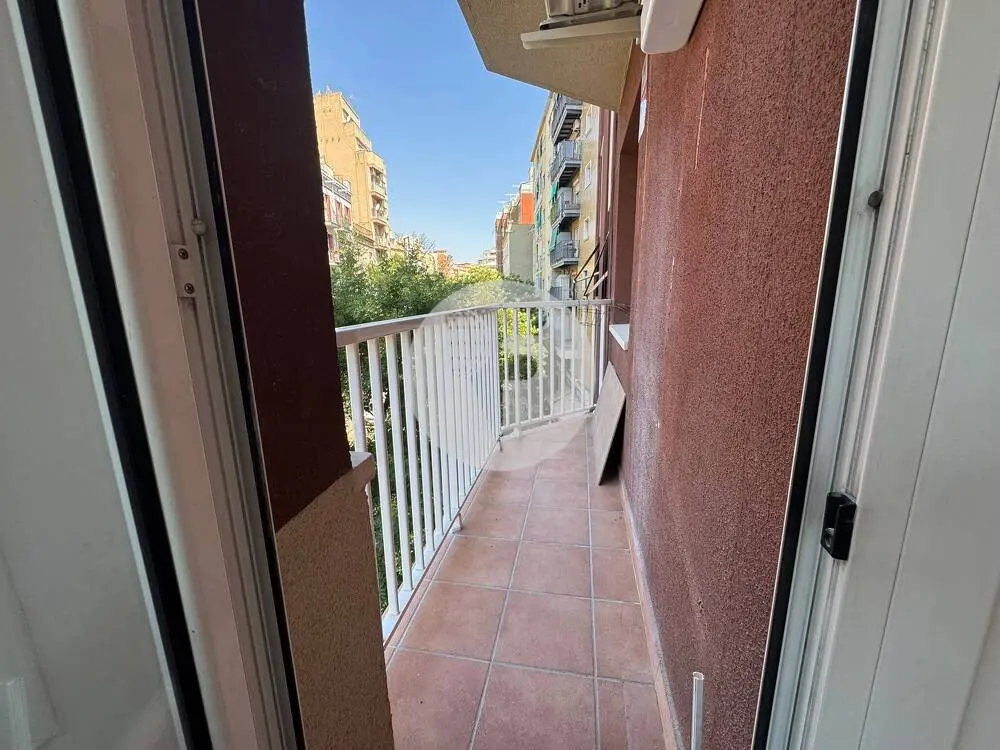 Piso en venta en Barcelona, en la calle Riera Blanca - imagen 2