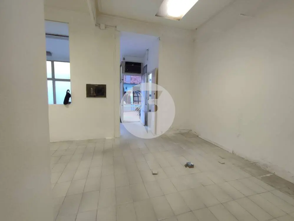 Principal con terraza para reformar en el Eixample - imagen 14
