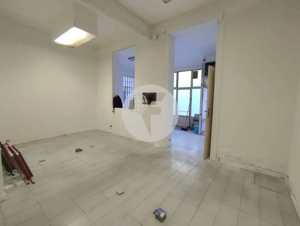 Principal con terraza para reformar en el Eixample - imagen 15