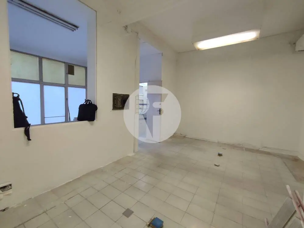 Principal con terraza para reformar en el Eixample - imagen 16