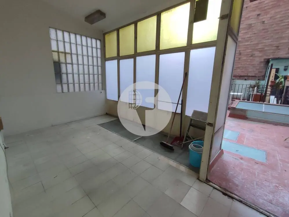 Principal con terraza para reformar en el Eixample - imagen 18