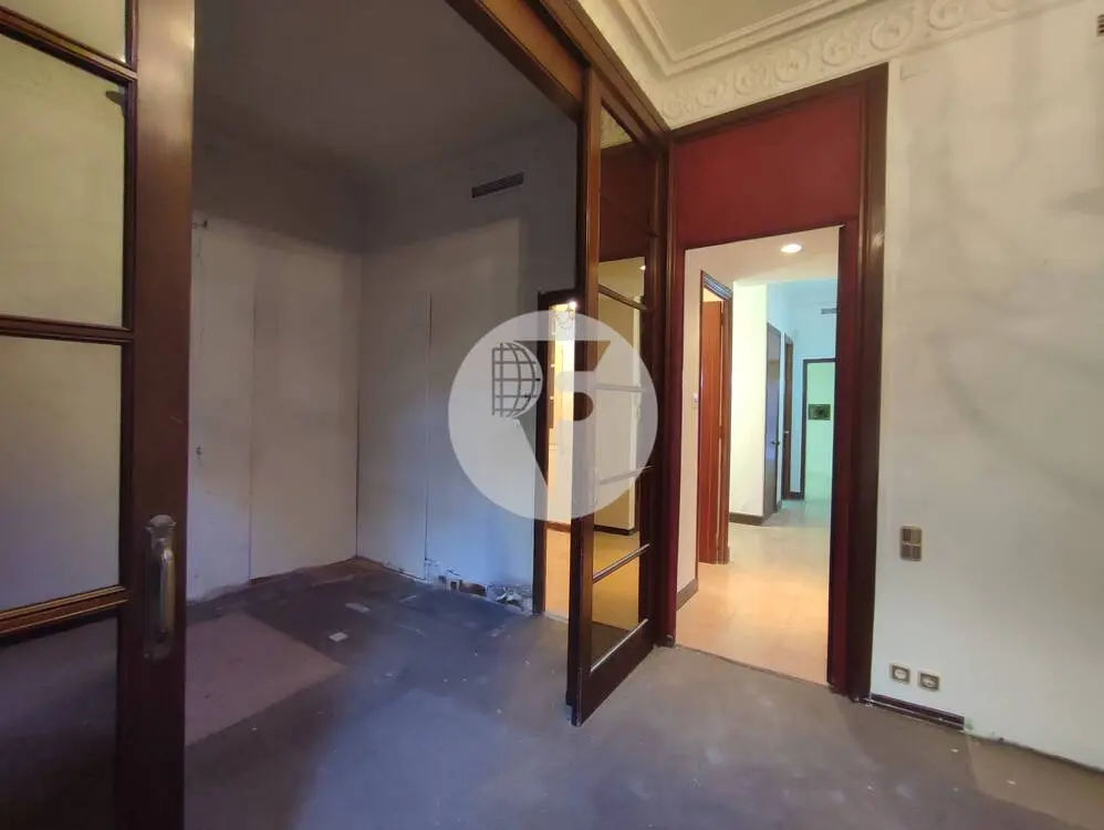 Principal con terraza para reformar en el Eixample - imagen 6