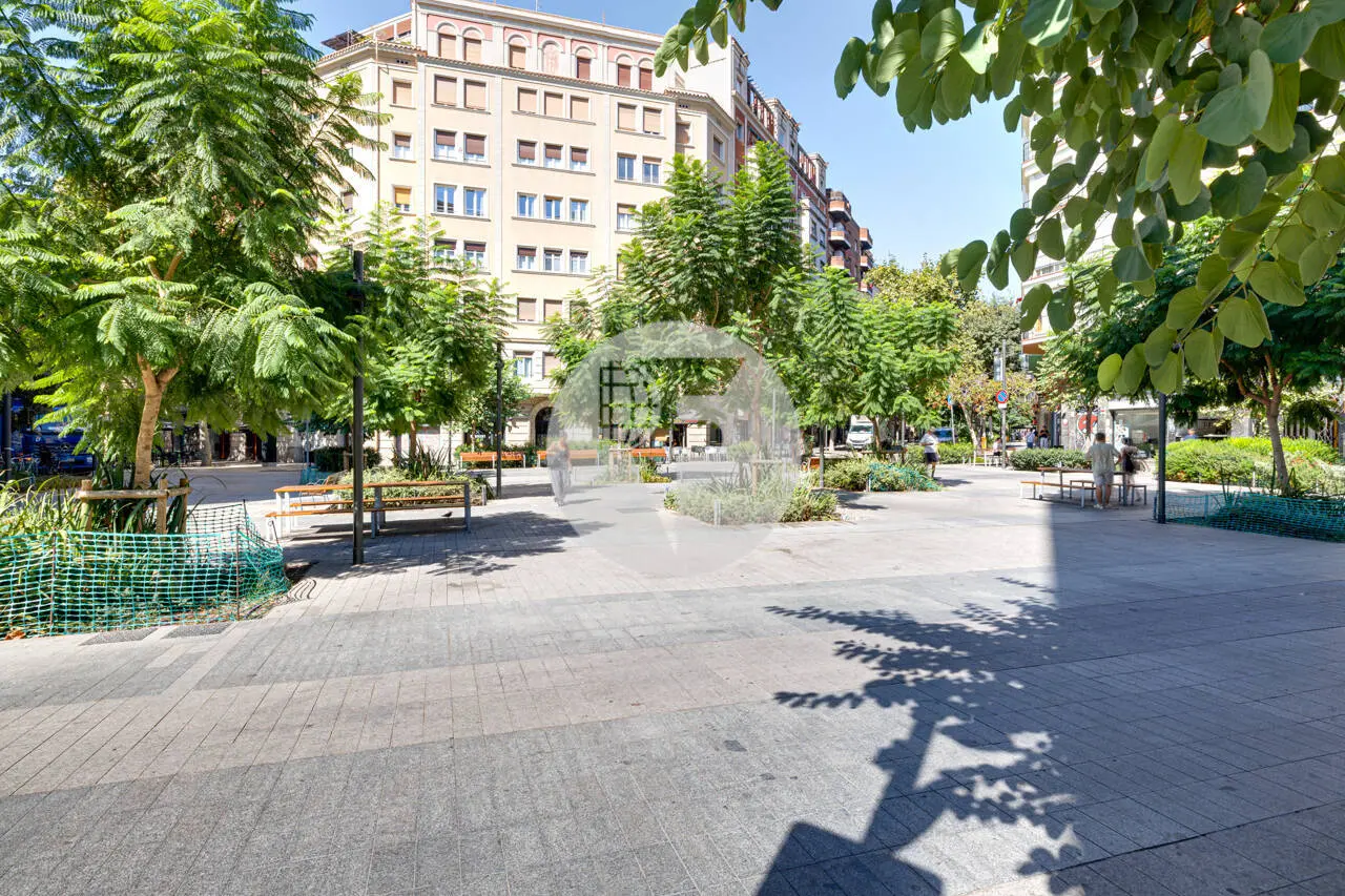 PISO ALTO Y LUMINOSO CON TERRAZA Y PLAZA DE APARCAMIENTO INCLUIDA EN EL EIXAMPLE ESQUERRE - imagen 39
