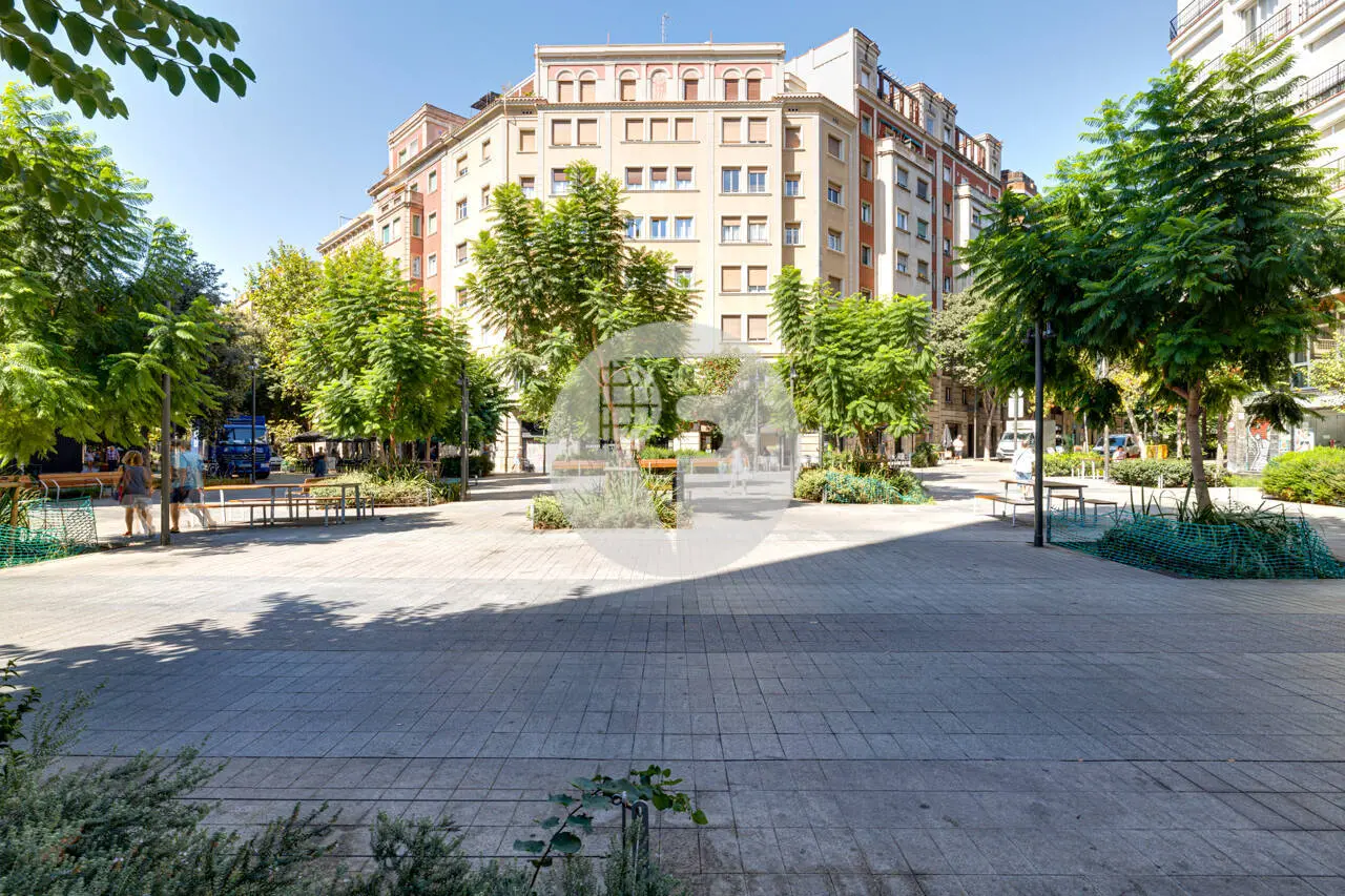 PISO ALTO Y LUMINOSO CON TERRAZA Y PLAZA DE APARCAMIENTO INCLUIDA EN EL EIXAMPLE ESQUERRE - imagen 38