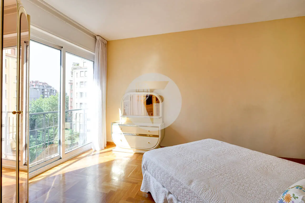 PISO ALTO Y LUMINOSO CON TERRAZA Y PLAZA DE APARCAMIENTO INCLUIDA EN EL EIXAMPLE ESQUERRE - imagen 27