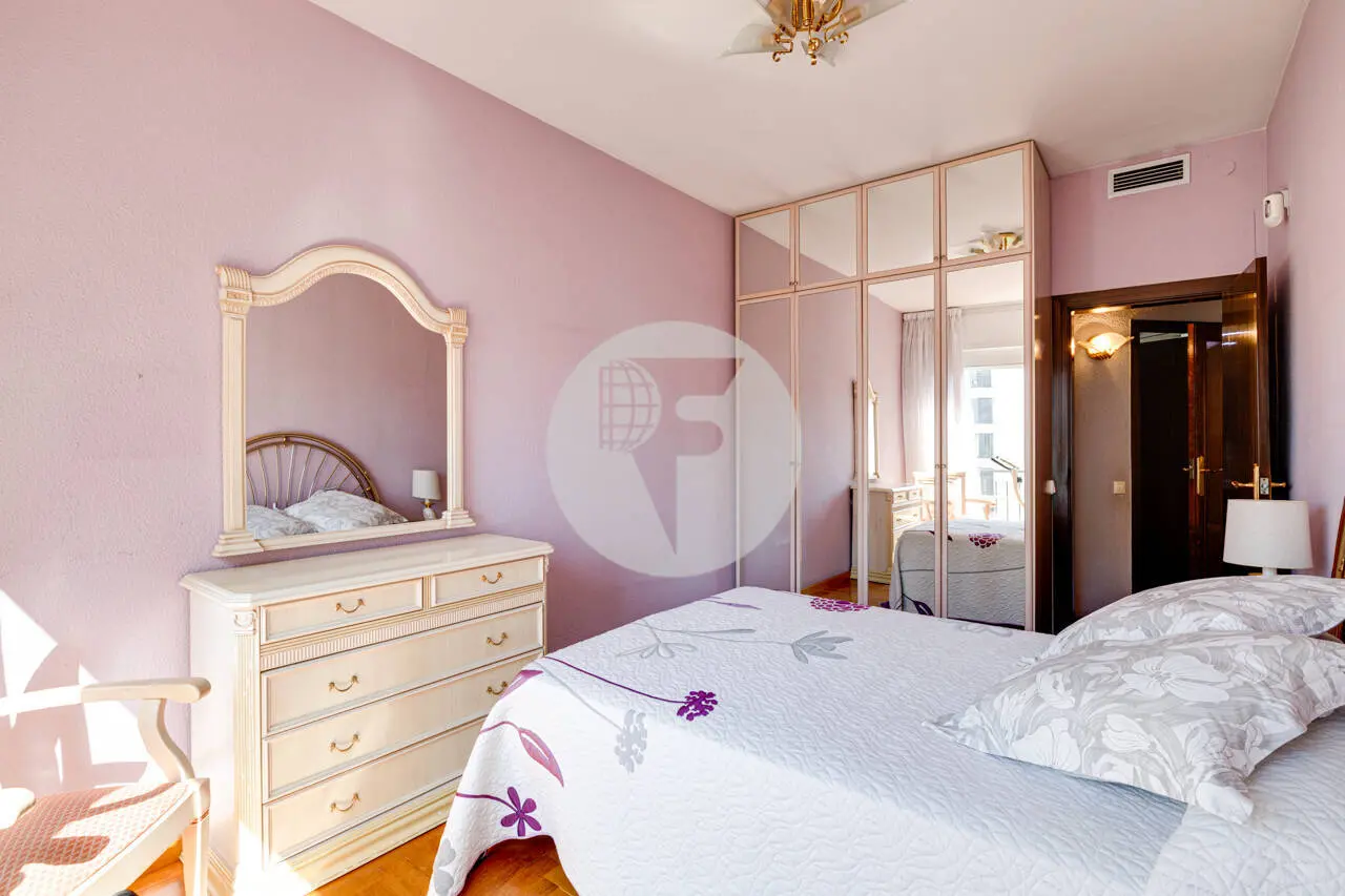 PISO ALTO Y LUMINOSO CON TERRAZA Y PLAZA DE APARCAMIENTO INCLUIDA EN EL EIXAMPLE ESQUERRE - imagen 31