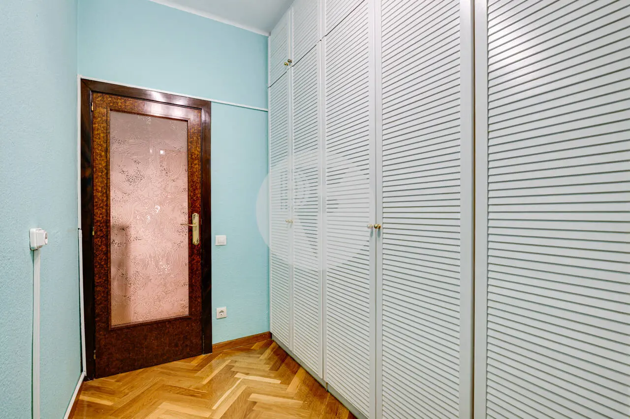 PISO ALTO Y LUMINOSO CON TERRAZA Y PLAZA DE APARCAMIENTO INCLUIDA EN EL EIXAMPLE ESQUERRE - imagen 22