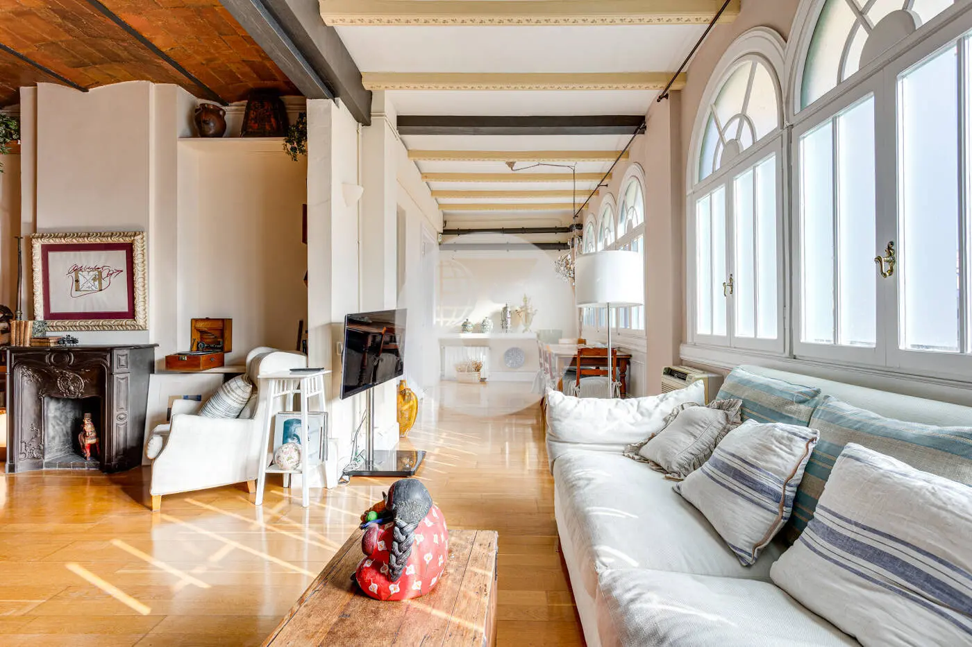 Singular vivienda de 188 m² ubicada junto al Mercat del Ninot, Barcelona - imagen 4