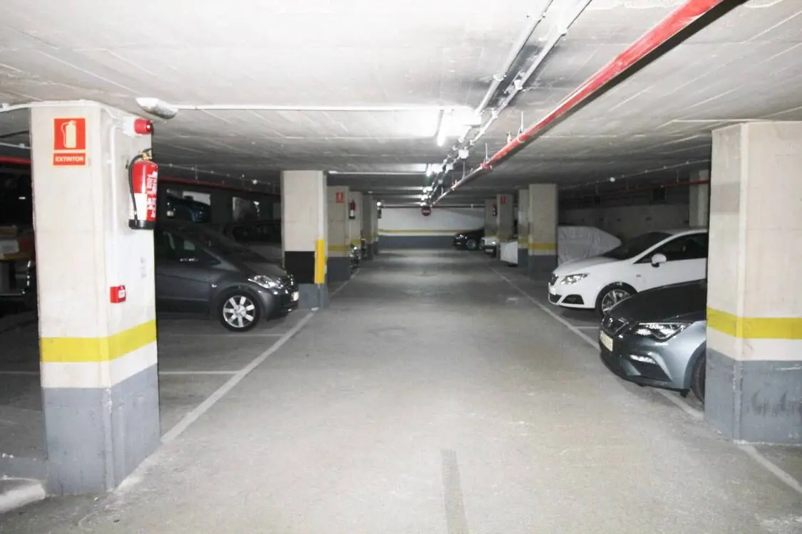 Parking space for sale in Travessera de les Corts, Barcelona 2
