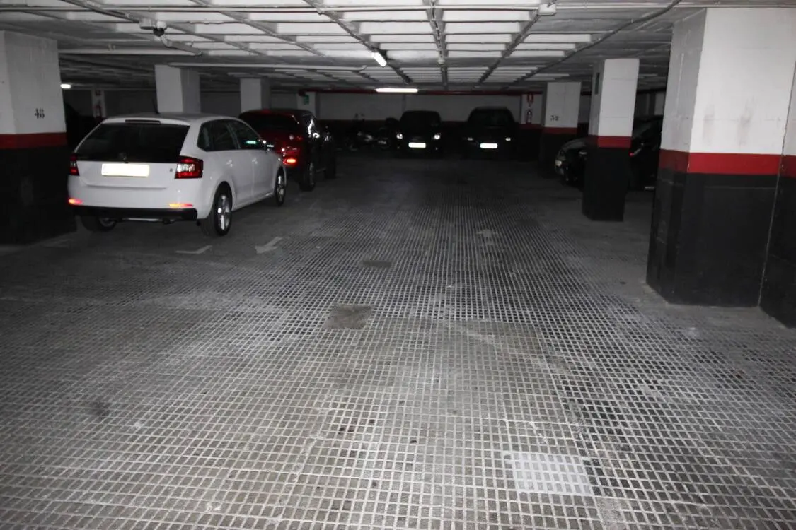 Parking space in the Sant Antoni district of Barcelona 13