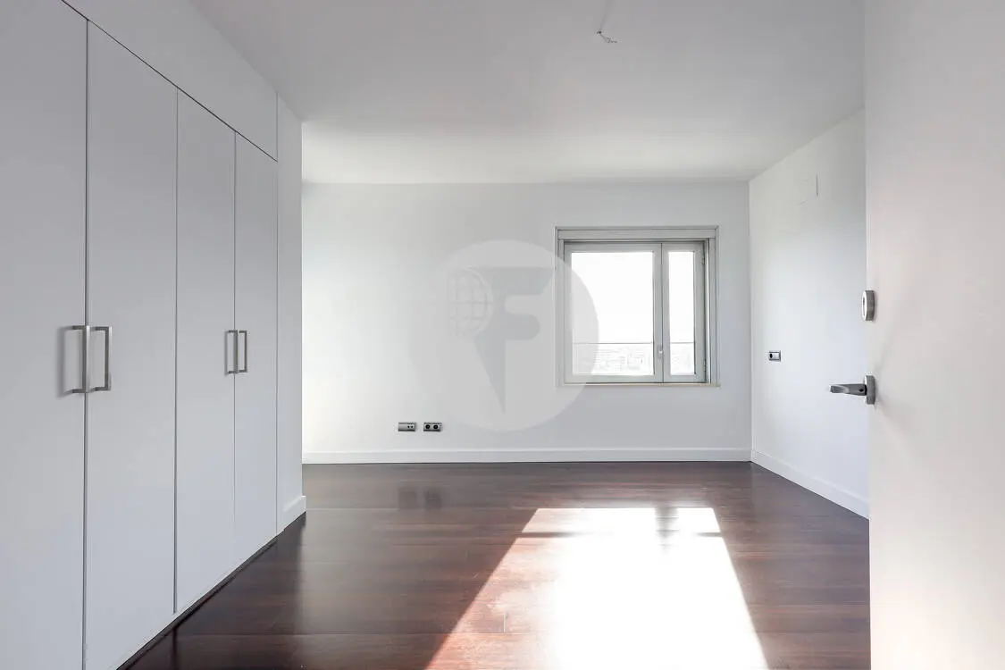 Penthouse for sale on the seafront with panoramic views, in Poblenou  17