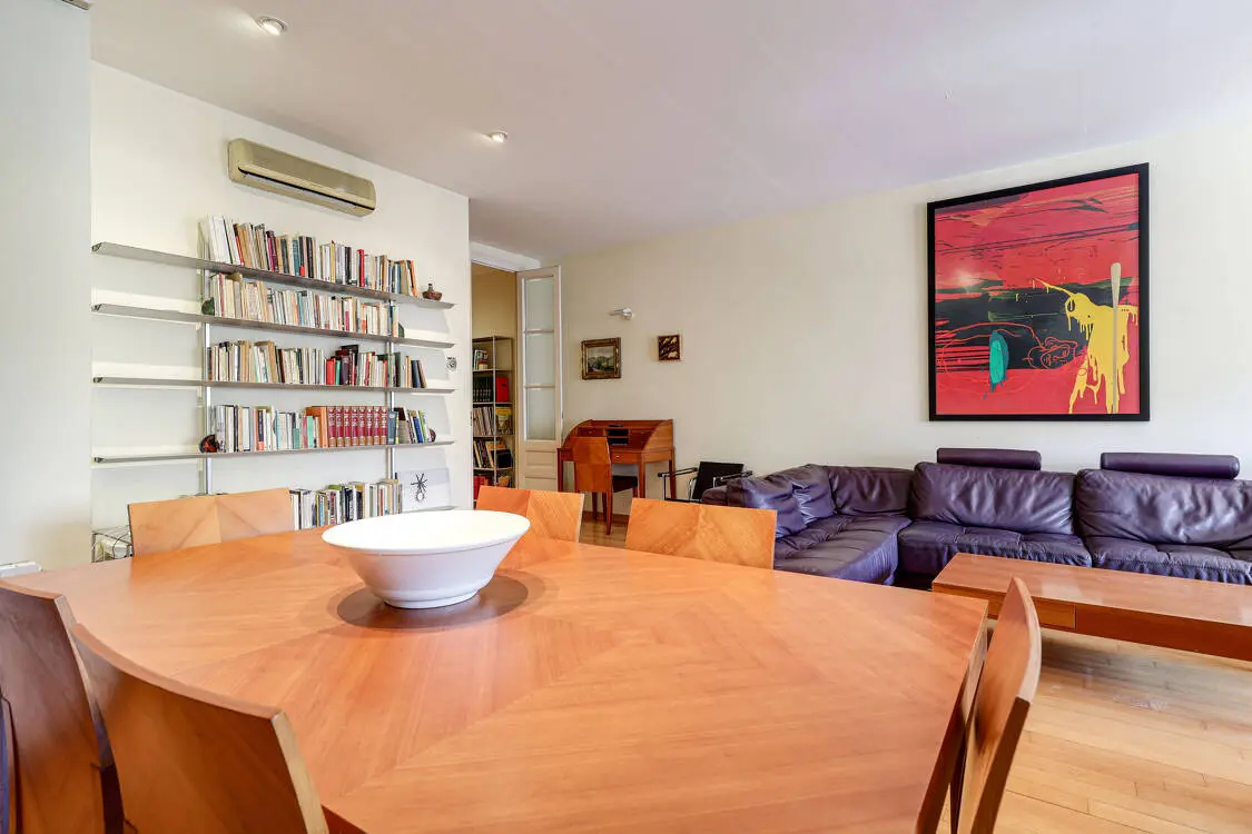 Fantastic and bright 147 sq m flat in a listed modernist building in Diputació street in Barcelona. 7