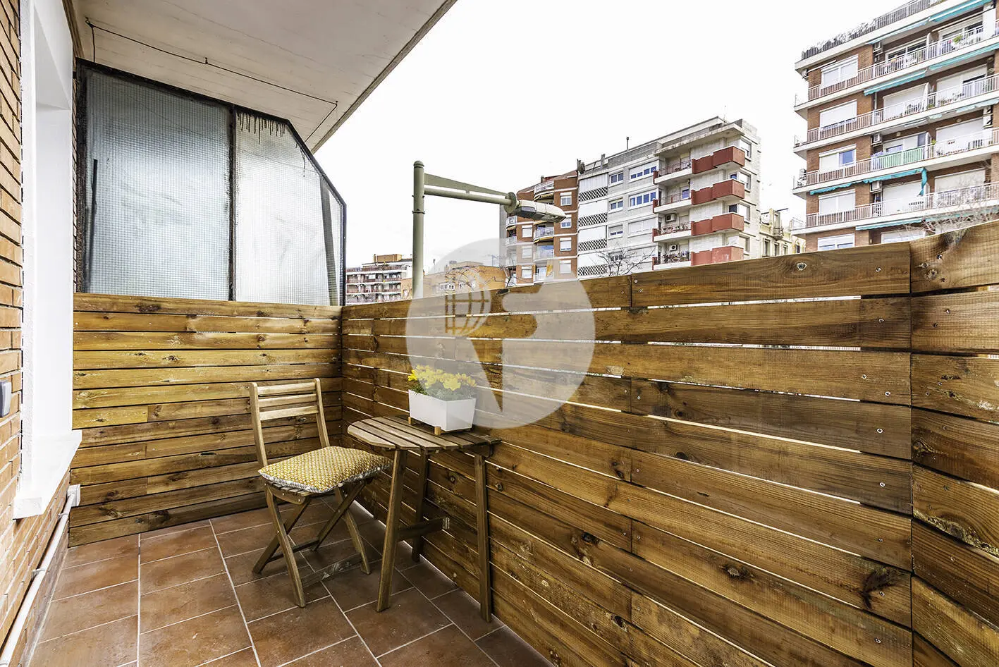 Brand new completely renovated apartment on Aragó street in the heart of El Clot in Barcelona. 9