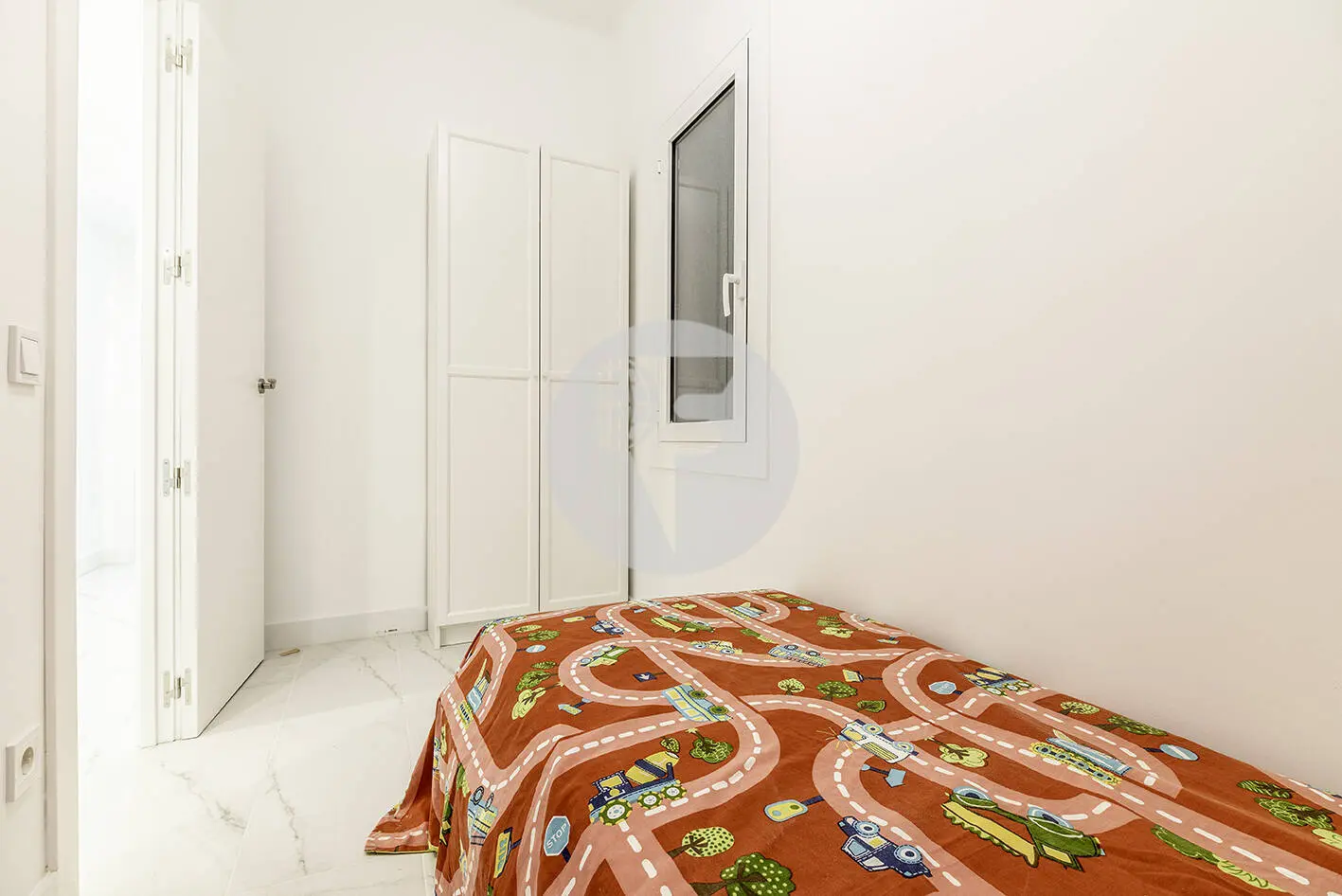 Brand new completely renovated apartment on Aragó street in the heart of El Clot in Barcelona. 21