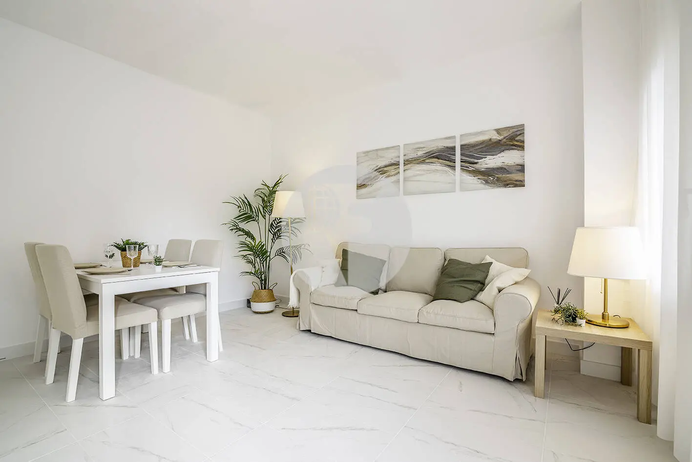 Brand new completely renovated apartment on Aragó street in the heart of El Clot in Barcelona. 4