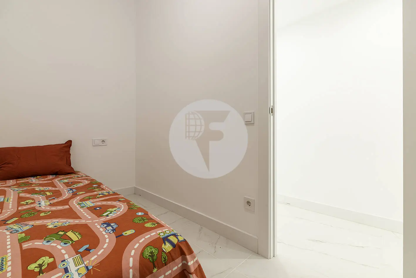 Brand new completely renovated apartment on Aragó street in the heart of El Clot in Barcelona. 20