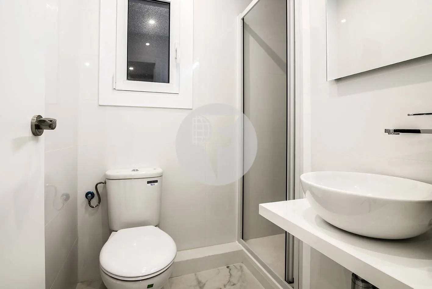 Brand new completely renovated apartment on Aragó street in the heart of El Clot in Barcelona. 26